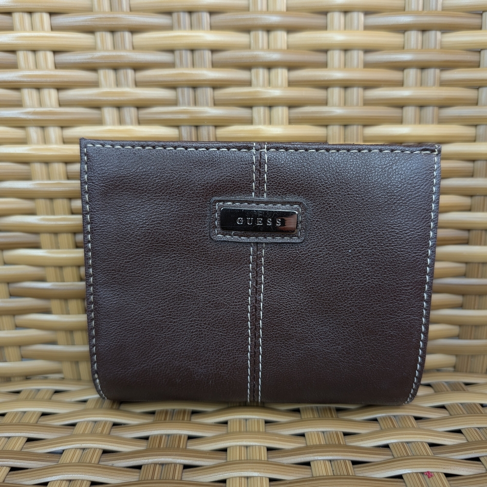 Guess Brown Leather Bifold Wallet Snap Button Closure Logo Detail